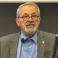 profile_Naci Görür