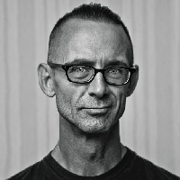 Chuck Palahniuk mbtiパーソナリティタイプ image