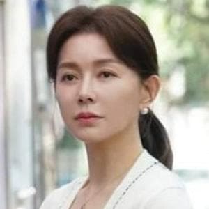 profile_Wang Ya Zhen
