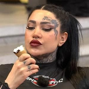 profile_Parisa