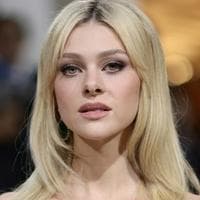 Nicola Peltz mbtiパーソナリティタイプ image