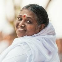 Mata Amritanandamayi (Amma The Hugging Saint) tipe kepribadian MBTI image