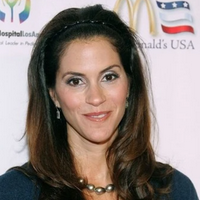 profile_Jami Gertz