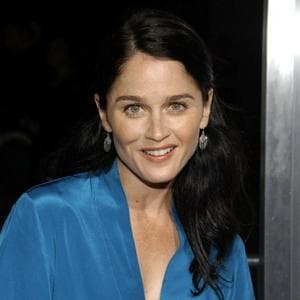 profile_Robin Tunney