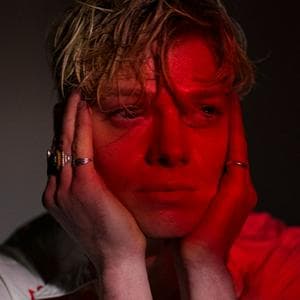 profile_Tom Rhys Harries