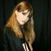 profile_Victoria De Angelis