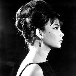 profile_Tzeni karezi