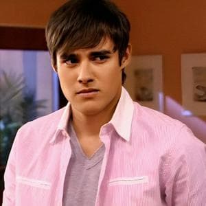 profile_León Vargas