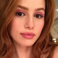 profile_Pink lipstick